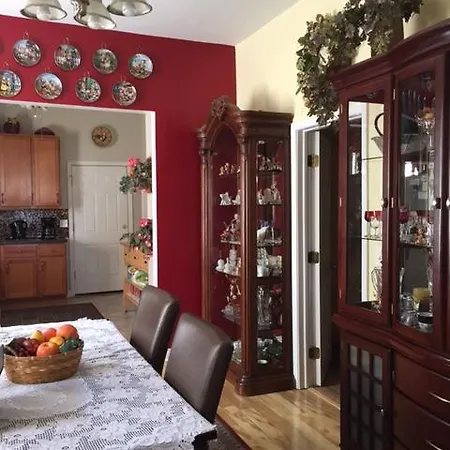 Beautiful 2 Bedroom Apartment
