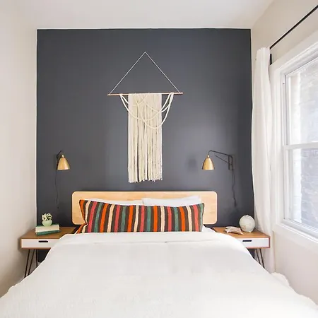 Two-bedroom On W Cortland Street Apt 1f Aparthotel