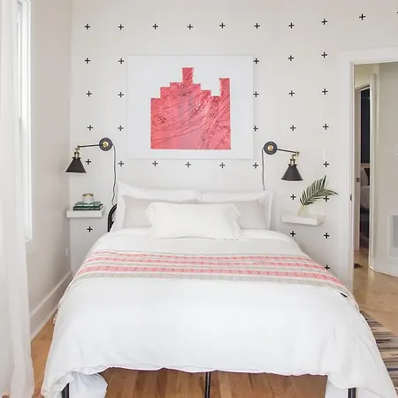 Two-bedroom On W Cortland Street Apt 1f Aparthotel *