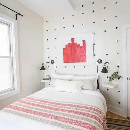 Two-bedroom On W Cortland Street Apt 1f * Chicago