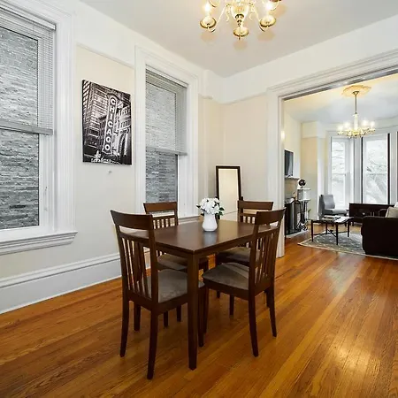 2br Heart Of Lincoln Park Apartment *