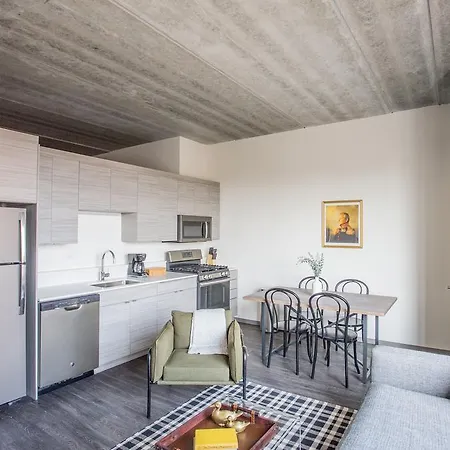 Apartment One-bedroom On N Milwaukee Avenue Apt 402