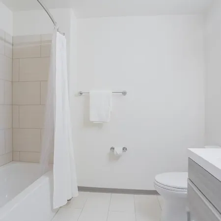 Apartment One-bedroom On N Milwaukee Avenue Apt 402