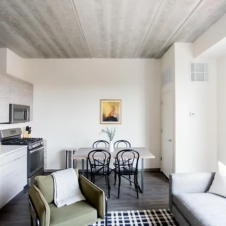 One-bedroom On N Milwaukee Avenue Apt 402