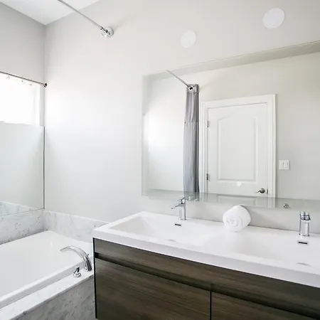 Sonder — Burton Place Aparthotel 4*