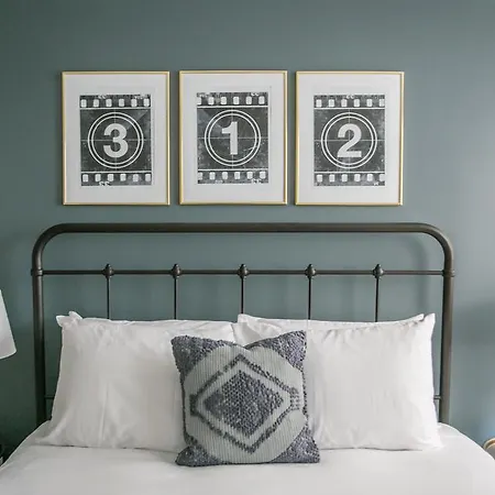 Aparthotel Sonder — Burton Place Chicago