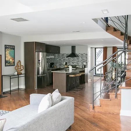 Sonder — Burton Place 4* Chicago
