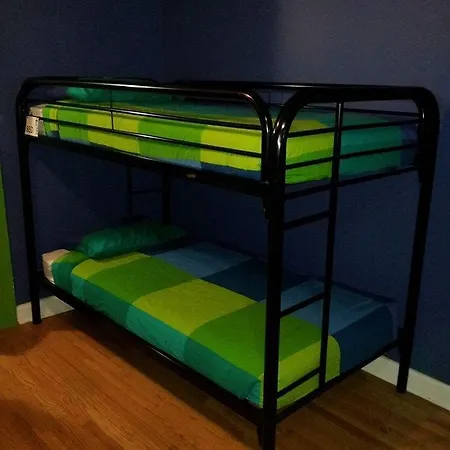Wrigley - (adults Only) Hostel *