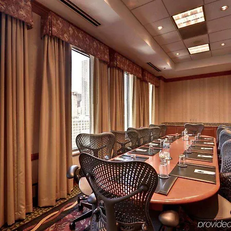 Hilton Garden Downtown/magnificent Mile 3*