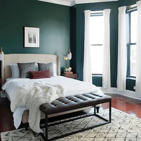 Apartment Two-bedroom On N May Street Apt 3f *