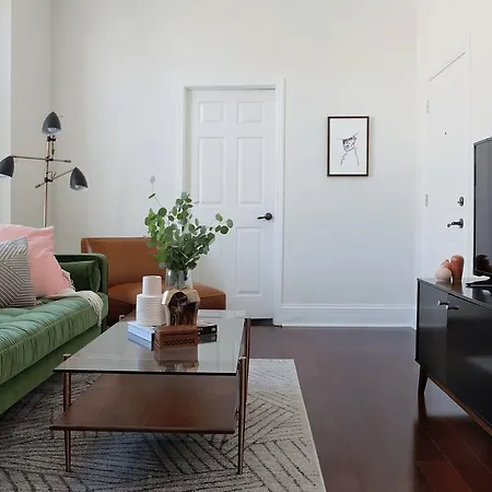 Two-bedroom On N May Street Apt 3f Apartment *
