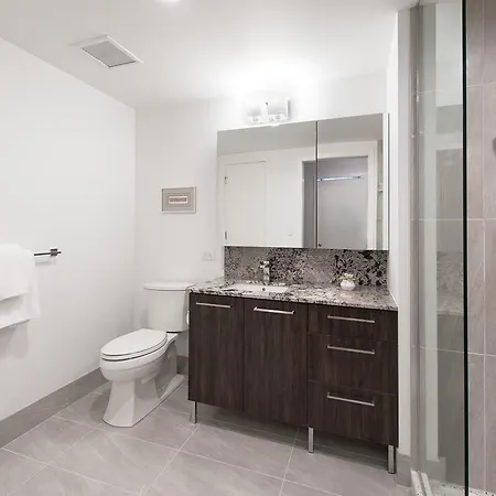 Two-bedroom On N Hudson Avenue Apt 2206 Apartment