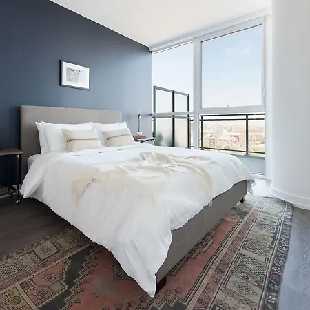 Two-bedroom On N Hudson Avenue Apt 2206 *