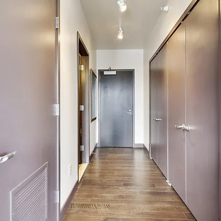 Bridgestreet At State And Grand Aparthotel 4*