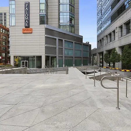 Bridgestreet At State And Grand 4*