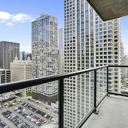 Aparthotel Bridgestreet At State And Grand 4*