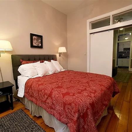 Wicker Park Bed & Breakfast Chicago