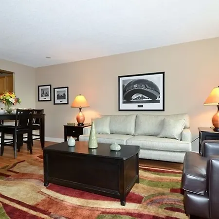 Aparthotel Corporate Suites Network - 555 W. Madison 3*
