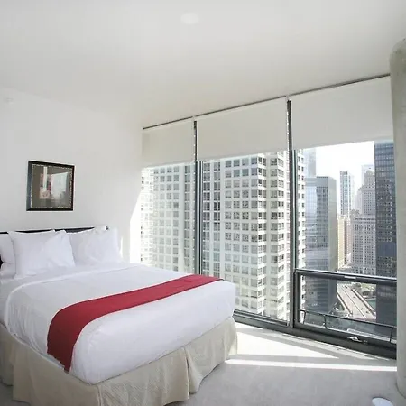Aparthotel Bridgestreet At State And Grand 4*