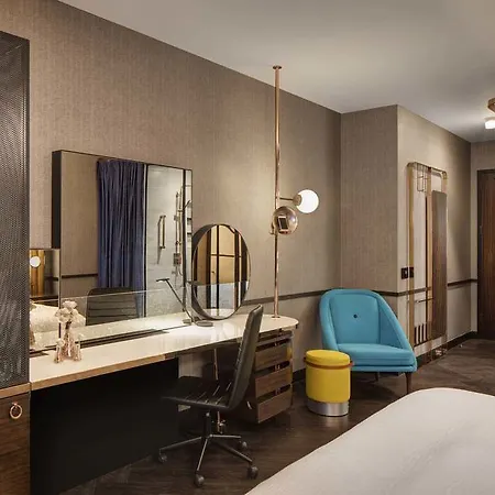 Hotel Emc2, Autograph Collection Chicago