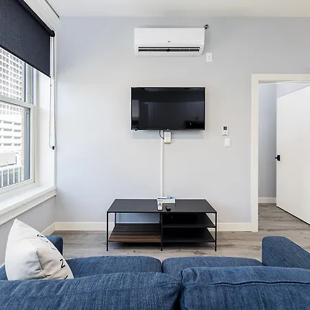 Cornsilk Apartment *