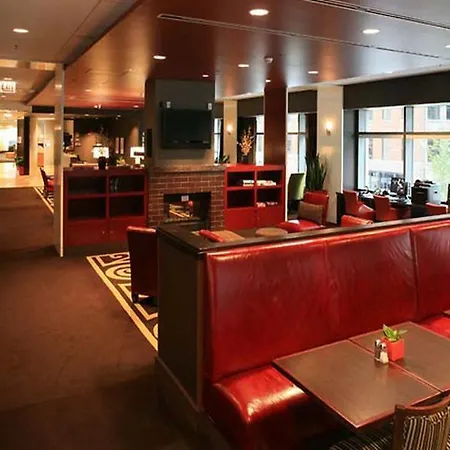 By Marriott Downtown/river North 3* Chicago