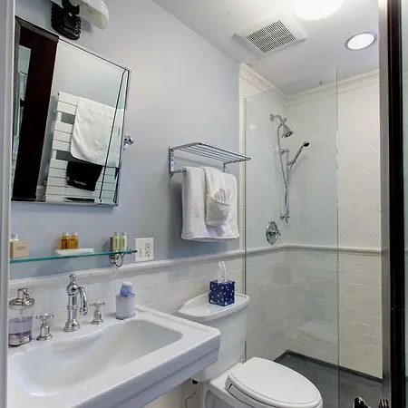 Lang House B&B - Chicago Bed & Breakfast