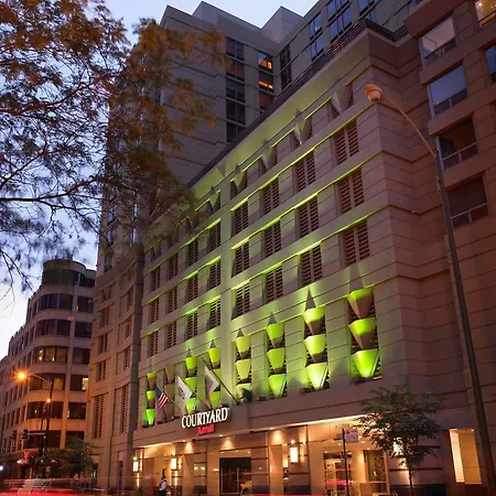 Courtyard By Marriott Downtown/river North Hotel Chicago