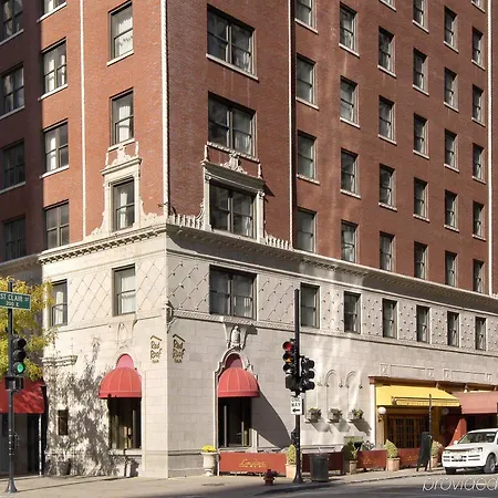 Hotel Saint Clair - Magnificent Mile