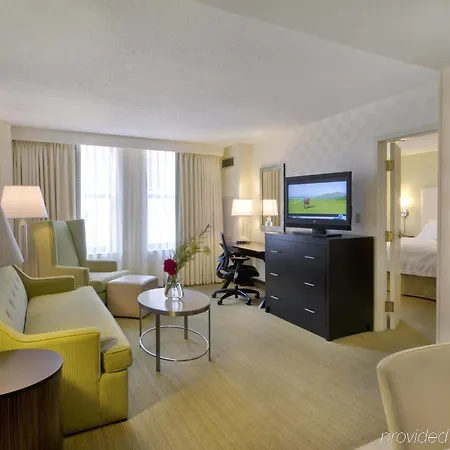 Hampton & Chicago-downtown Hotel 3*