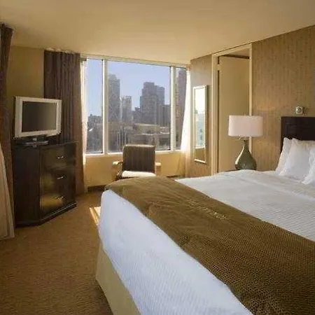Hampton Downtown/magnificent Mile 3*