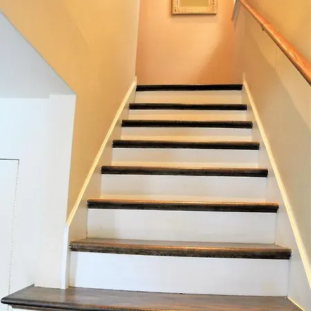 Holiday home 5 Bedroom Huge House In Location Parking Fireplace Back Yard Chicago