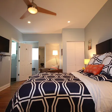 Guest house Magnolia Chicago
