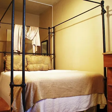Bed & Breakfast Old 2*