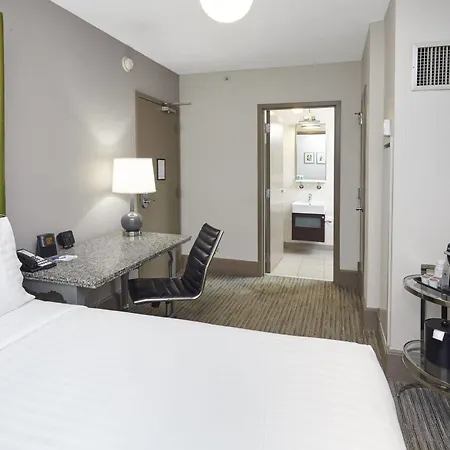 Express - Magnificent Mile By Ihg