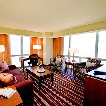 Le Meridien Essex Hotel 4*