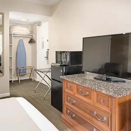 Ohio House Motel 3*