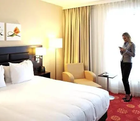 Hilton Garden Downtown Riverwalk Chicago