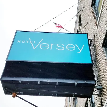 Versey Lincoln Park Hotel 3*