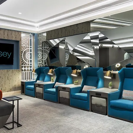 Hotel Versey Lincoln Park 3*