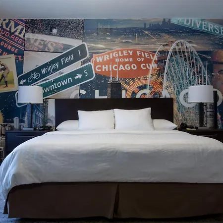 Versey Lincoln Park Hotel