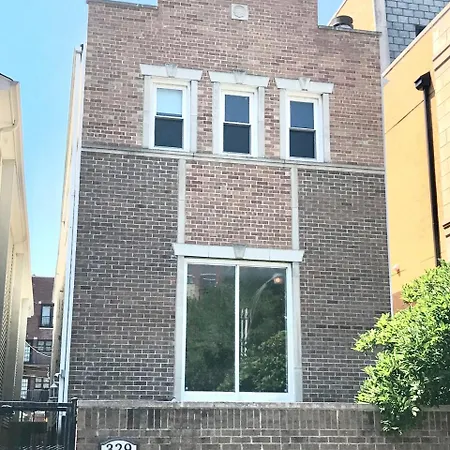 4 Bedroom In Location Parking Fireplace Back Yard Pets Welcome *