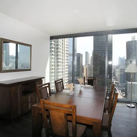 Aparthotel Bridgestreet At State And Grand 4*