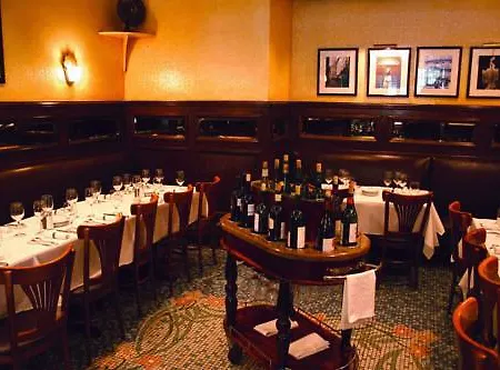 The Belden-Stratford Chicago
