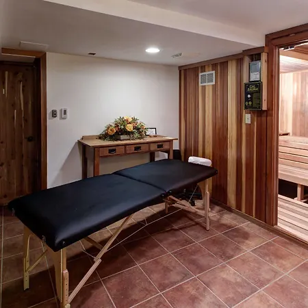 Lang House B&B - Chicago Bed & Breakfast 4*