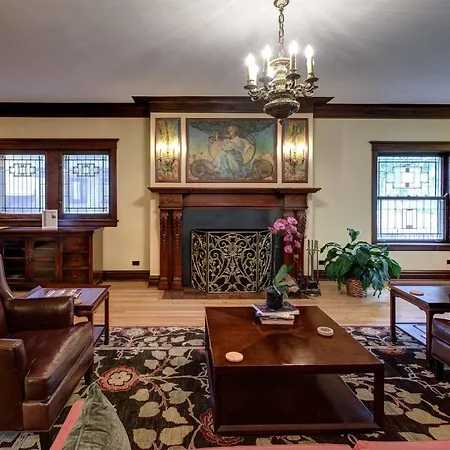 Lang House B&B - Chicago Bed & Breakfast Chicago