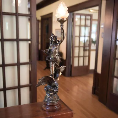 Lang House B&B - Chicago Bed & Breakfast