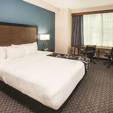 La Quinta & By Wyndham Downtown Hotel Chicago