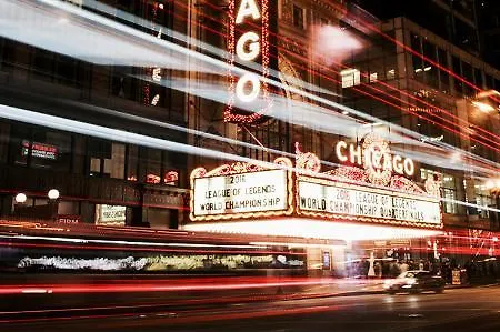 Saint Clair - Magnificent Mile Chicago