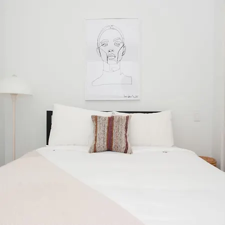 Sonder Lincoln Park Aparthotel Chicago
